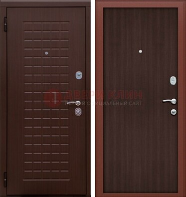 Коричневая металлическая дверь с МДФ ДМ-78 в квартиру в Щербинке