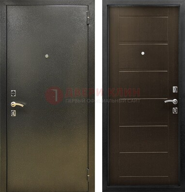 Темная металлическая дверь с порошковым напылением ДП-105 в Щербинке
