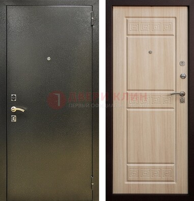 Железная темно-серая дверь с порошковым напылением и МДФ с резьбой ДП-276 в Щербинке