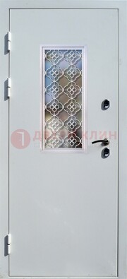 Серая металлическая дверь со стеклом и ковкой ДС-75 в Щербинке