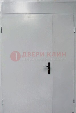 Белая металлическая тамбурная дверь ДТМ-5 в Щербинке