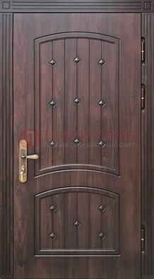 Коричневая уличная дверь с виноритом для дома ДВТ-235 в Щербинке