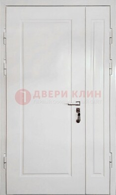 Полуторная металлическая дверь с МДФ в белом цвете ПЛ-24 в Щербинке